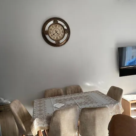 Apartment Beautiful Renovated Flat,New Furniture, Stunning View